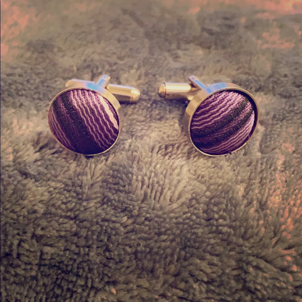 🎁3/$15🎁 Purple & Silver Cuff Links
